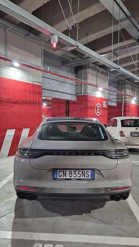 Usata Porsche Panamera 330 CV (242 kW) 2023 Berlina