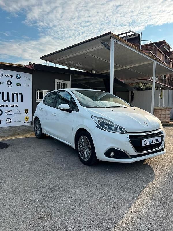 Usata Peugeot 208 Allure 75 CV (55 kW) 2016 Bianco Utilitaria