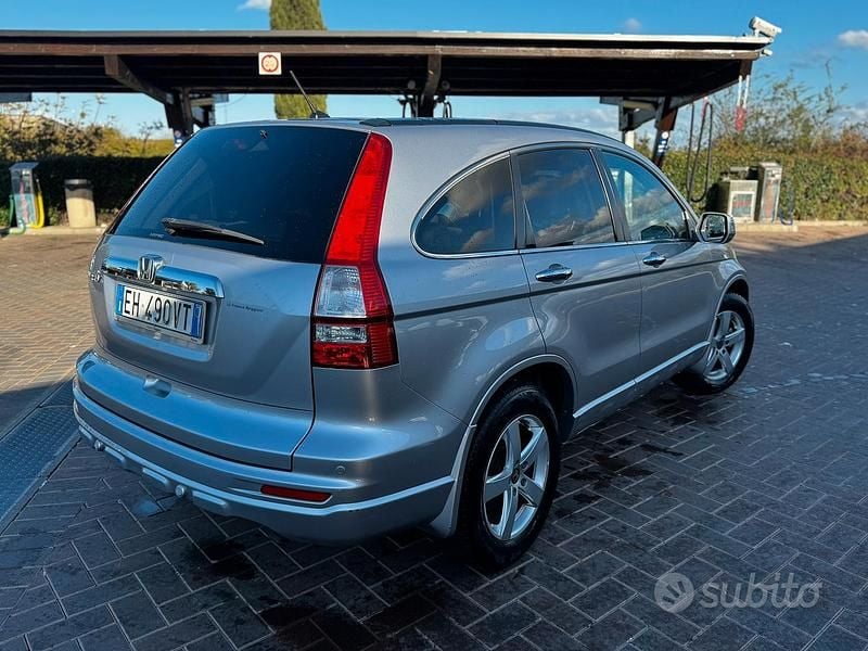 Grigio Usata 2011 Honda CR-V Elegance SUV | 7500 € (Cara) - Immagine 1/4