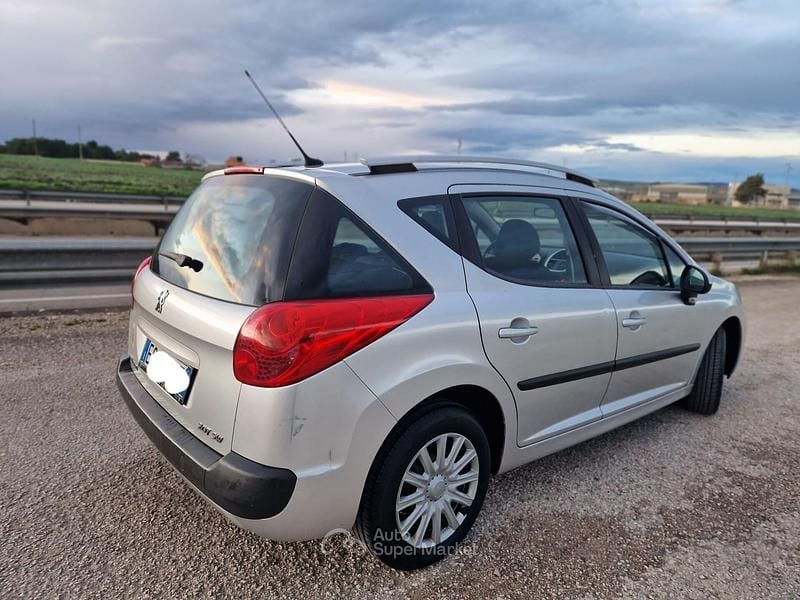 Usata Peugeot 207 Active 93 CV (68 kW) 2011 Argento Station wagon