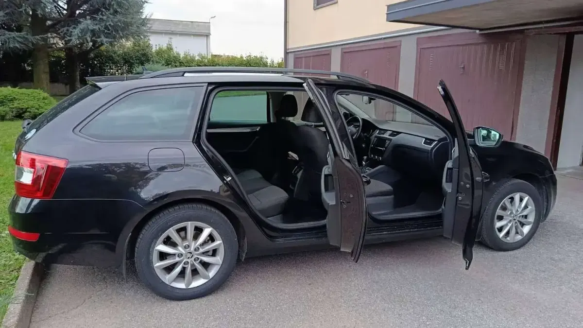 Usata Skoda Octavia Executive 150 CV (110 kW) 2015 Nero Station wagon