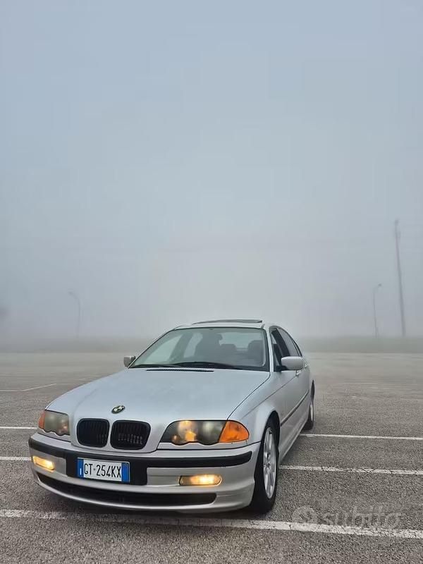 Usata BMW 318 1999 Grigio Berlina