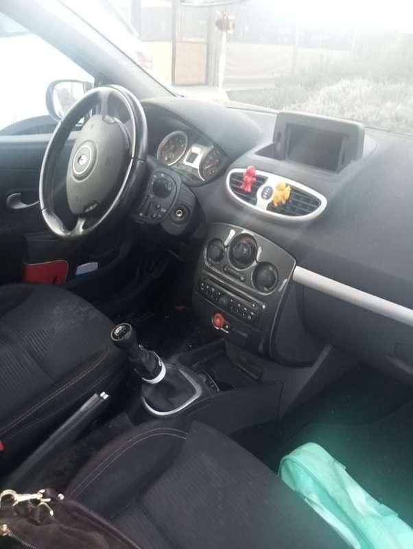 Usata Renault Clio IV Dynamique 75 CV (55 kW) 2012 Berlina