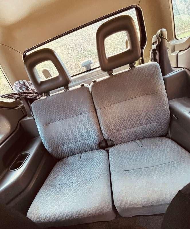 Usata Suzuki Jimny 86 CV (63 kW) 2005 Argento SUV
