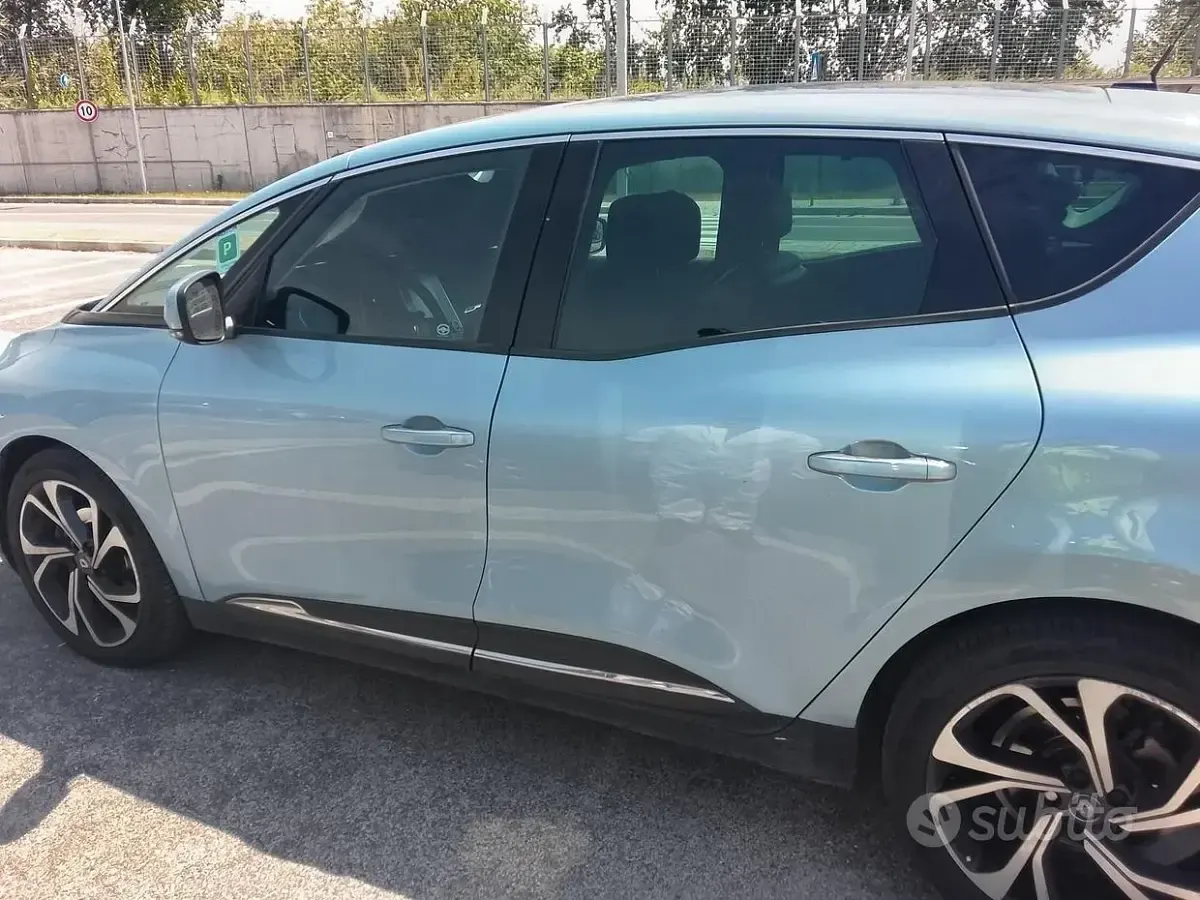 Usata Renault Scénic III Bose Edition 110 CV (80 kW) 2017 Verde Monovolume