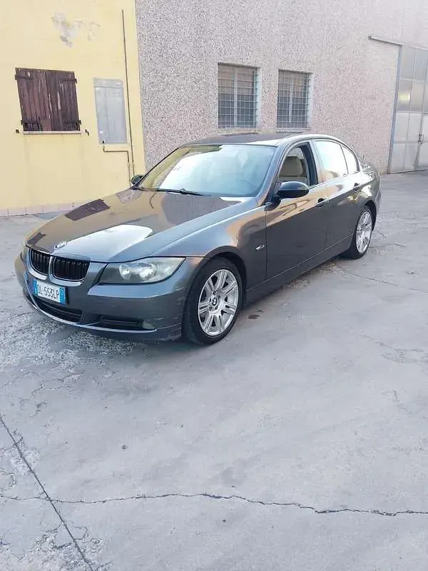 Usata BMW 320 177 CV (130 kW) 2008 Berlina