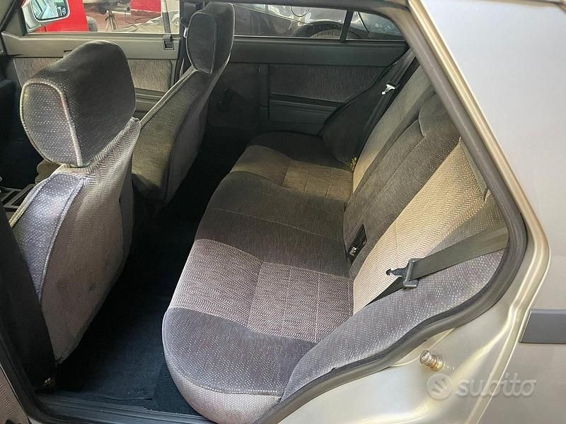 Usata Alfa Romeo 75 1993 Grigio Berlina