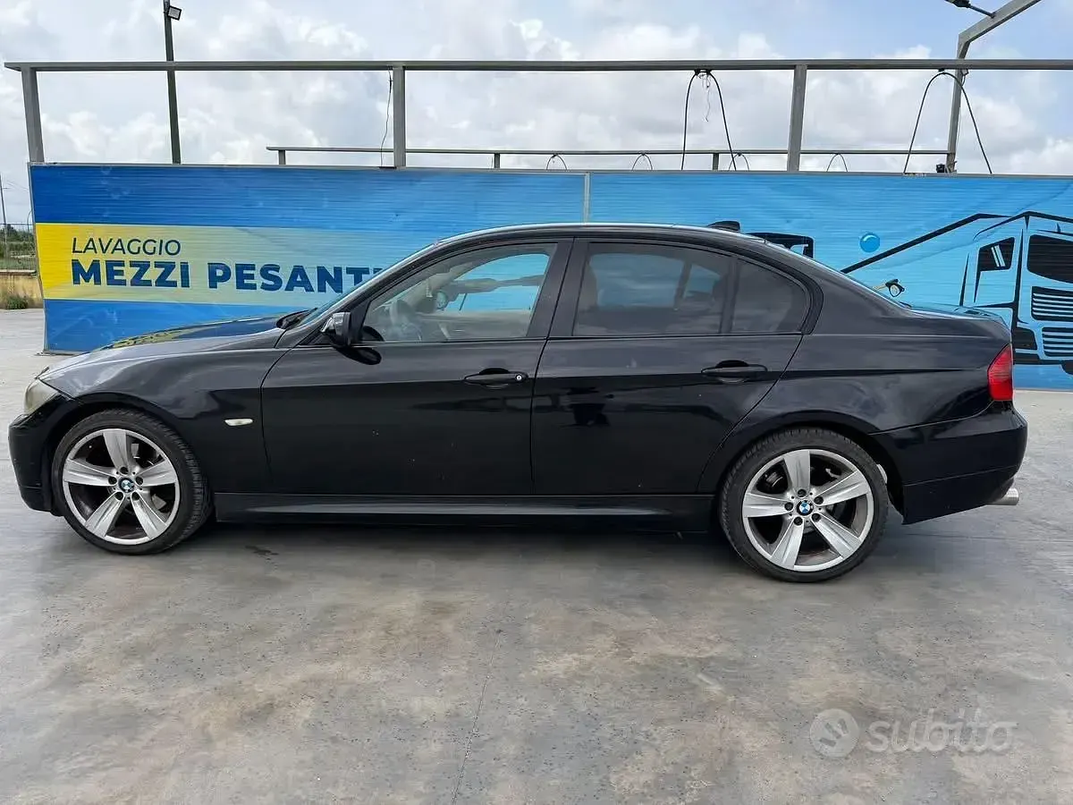 Usata BMW 320 177 CV (130 kW) 2007 Nero Berlina