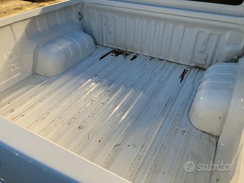 Usata Toyota HiLux Lounge 150 CV (110 kW) 2021 Bianco Pick-up