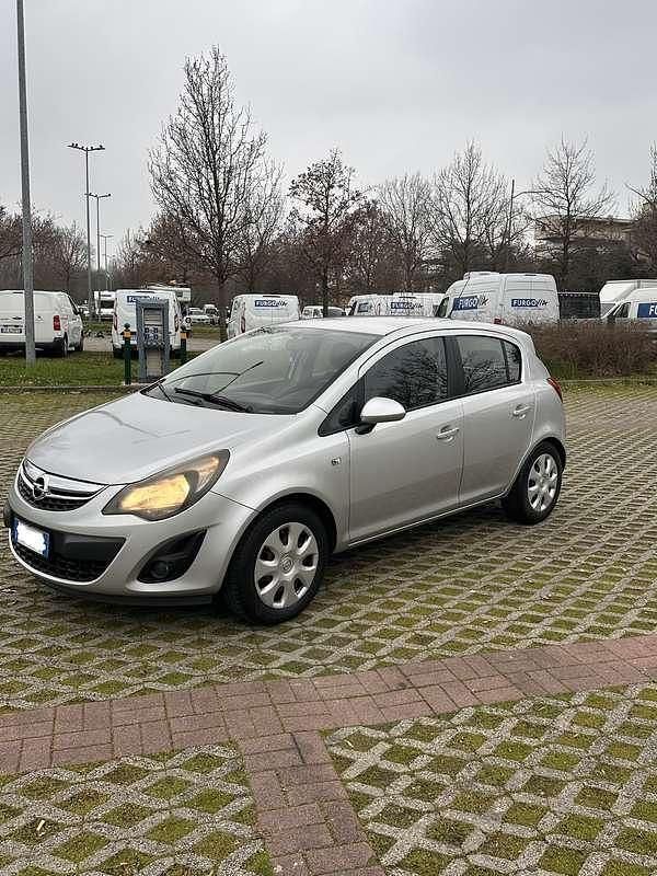 Usata Opel Corsa Selection 75 CV (55 kW) 2014 Grigio Utilitaria