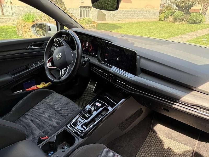 Usata VW Golf VIII GTI 245 CV (180 kW) 2023 Argento Berlina