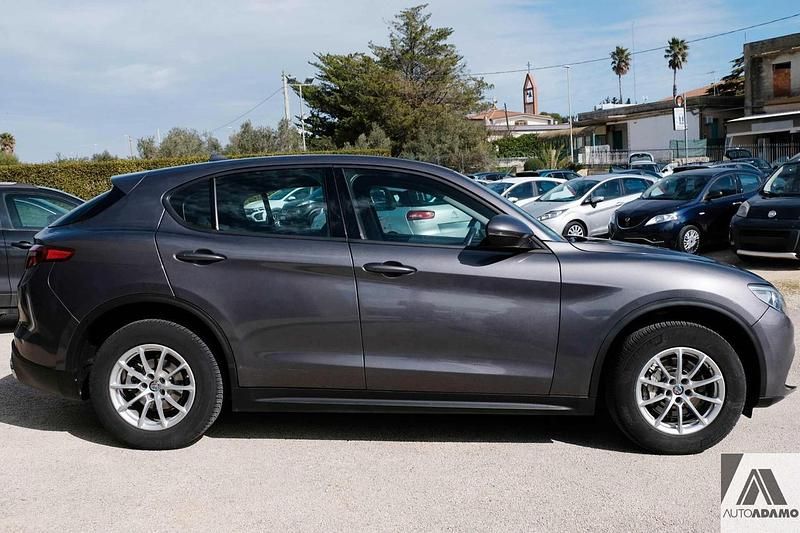 Usata Alfa Romeo Stelvio Executive 180 CV (132 kW) 2018 Grigio SUV