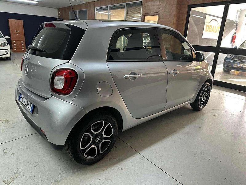Usata Smart ForFour Superpassion 71 CV (52 kW) 2018 Argento Utilitaria
