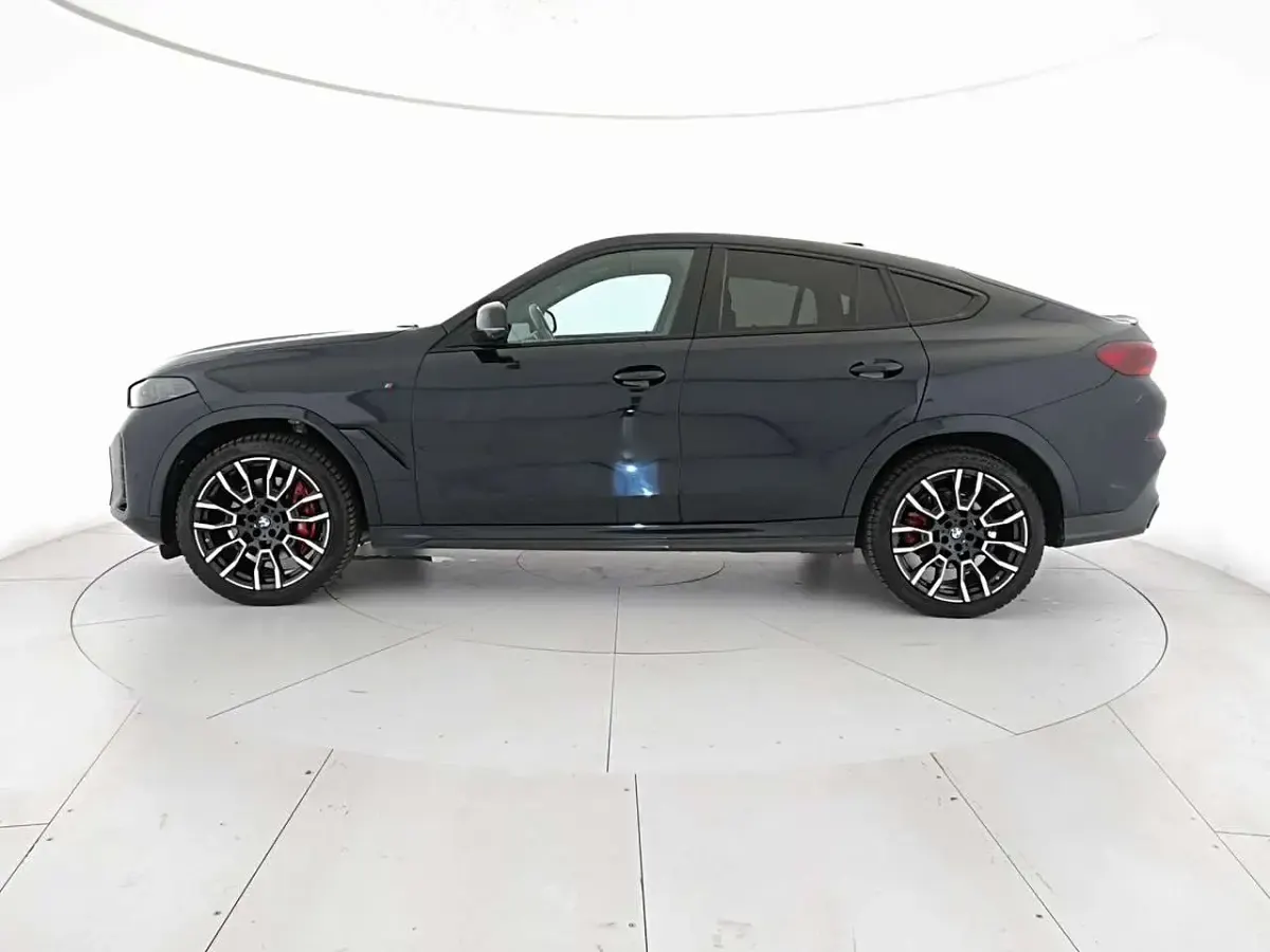 Usata BMW X6 M Sport 298 CV (219 kW) 2023 Carbon black SUV