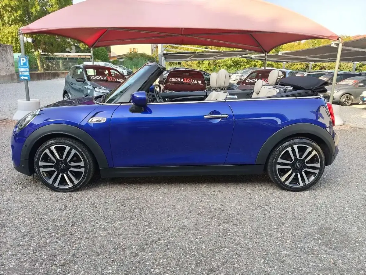 Usata Mini Cooper S Cabriolet 178 CV (130 kW) 2021 Blu/azzurro Cabrio