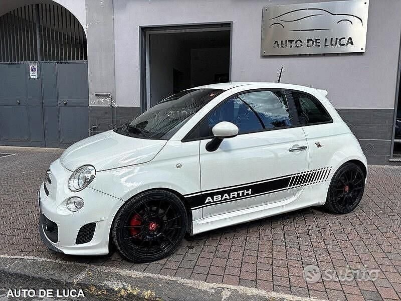 Nero Usata 2015 Abarth 500 Due volumi | 11.499 € (Buon prezzo) - Immagine 1/4