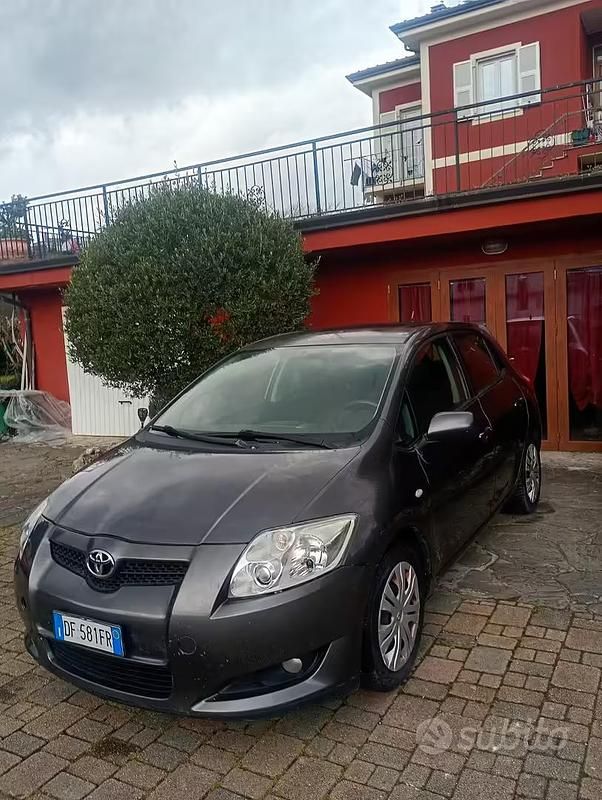 Usata Toyota Auris 90 CV (66 kW) 2007 Grigio Utilitaria