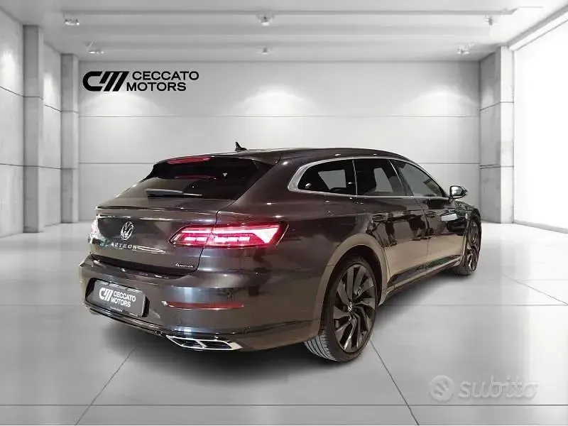 Usata VW Arteon Sport 190 CV (139 kW) 2021 Grigio Berlina