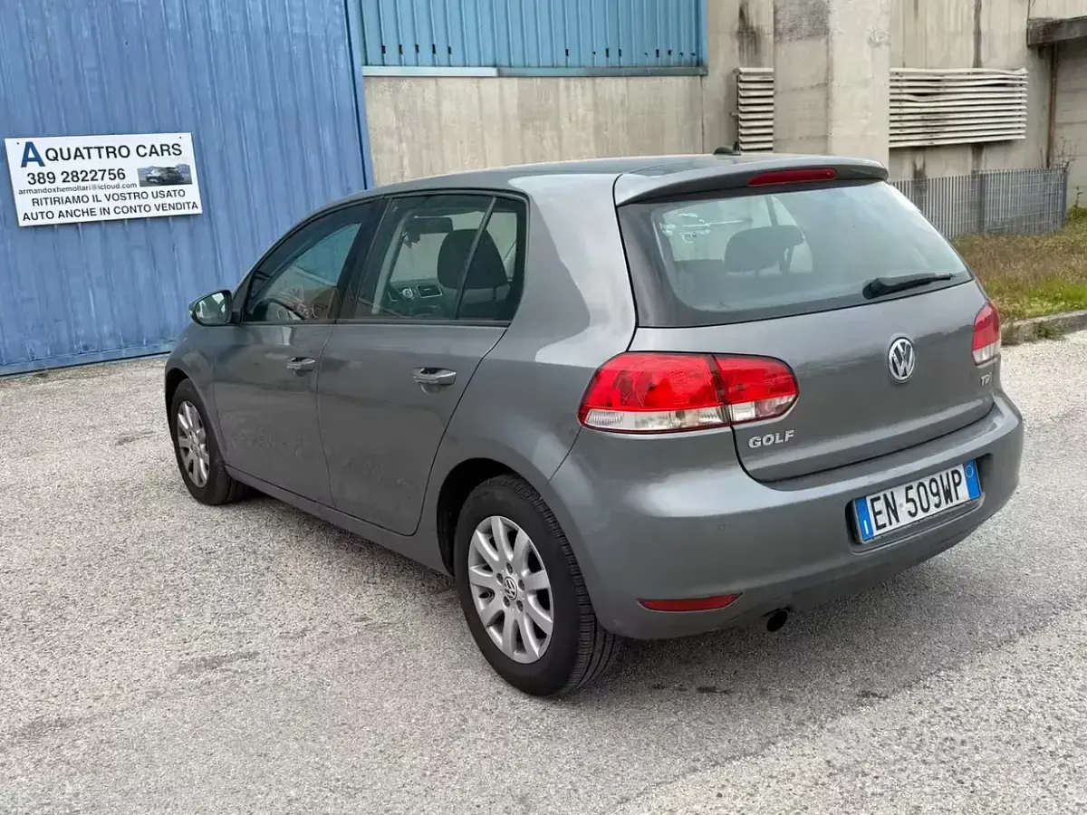 Usata VW Golf VII Comfortline 105 CV (77 kW) 2012 Grigio Berlina