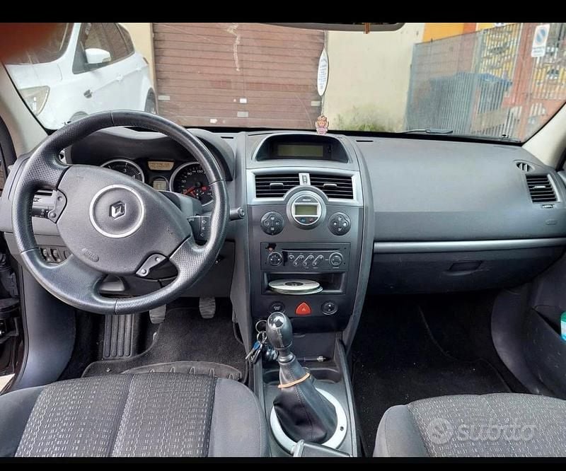 Usata Renault Mégane II 100 CV (73 kW) 2006 Nero Utilitaria