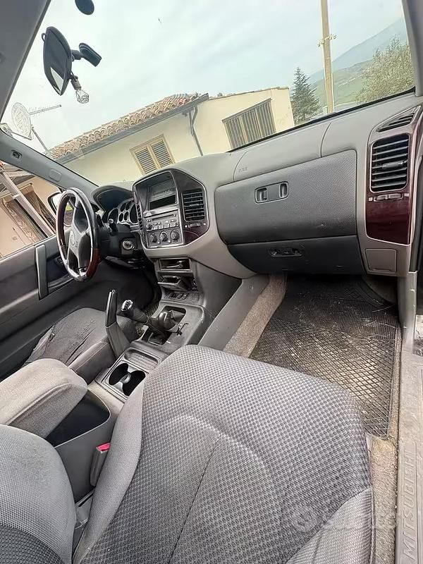 Usata Mitsubishi Pajero 160 CV (117 kW) 2004 Nero SUV
