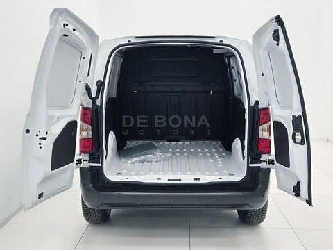 Ny Fiat Doblò 131 HK (96 kW) 2025 Vit Minibuss