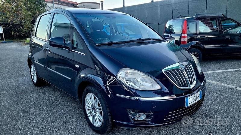 Usata Lancia Musa 77 CV (56 kW) 2011 Blu Monovolume