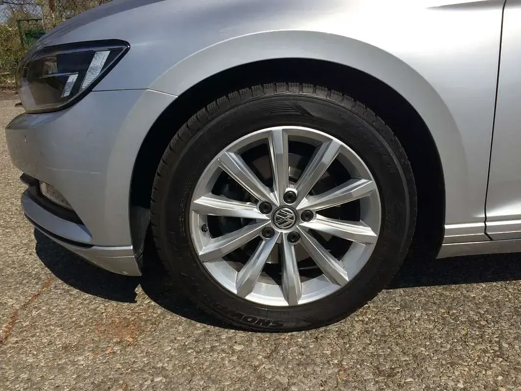 Käytetty VW Passat Business 120 HP (88 kW) 2016 Hopea Farmari