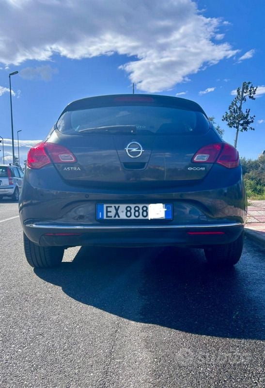 Usata Opel Astra 110 CV (80 kW) 2014 Grigio Berlina