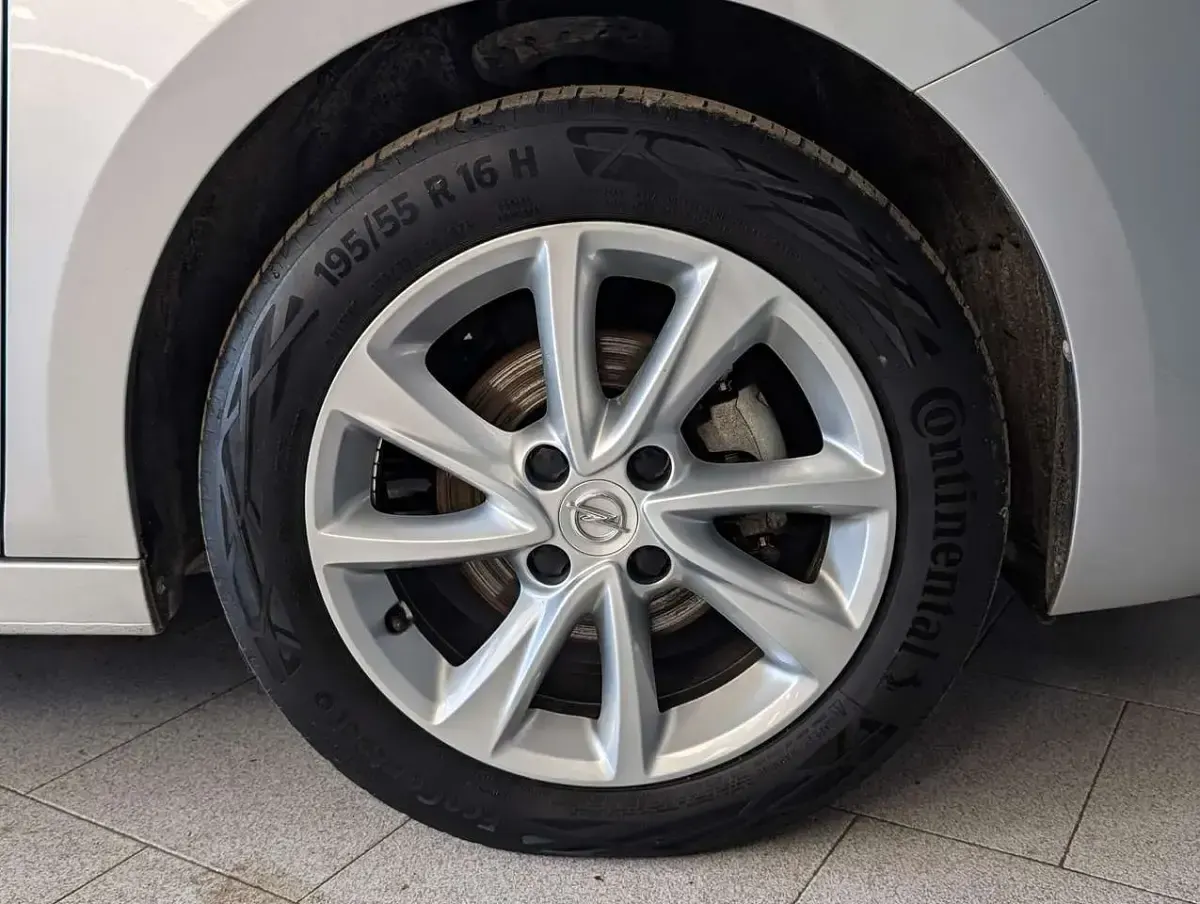 Usata Opel Corsa Elegance 75 CV (55 kW) 2023 Grigio Utilitaria