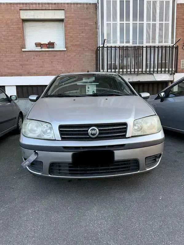 Usata Fiat Punto Active 60 CV (44 kW) 2005 Grigio Utilitaria