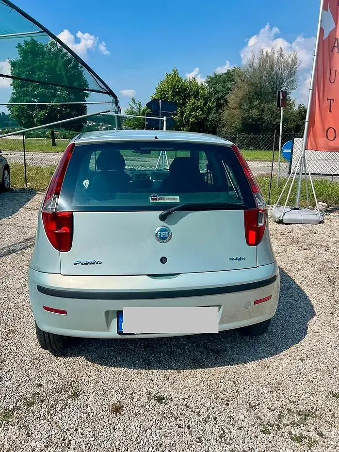 Usata Fiat Punto Active 69 CV (50 kW) 2004 Blu Utilitaria