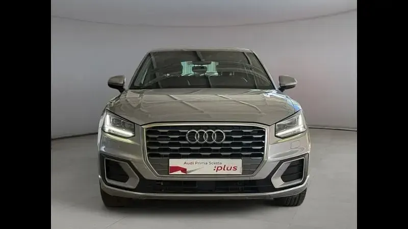 Käytetty Audi Q2 Business 150 HP (110 kW) 2017 Hopea Katumaasturi
