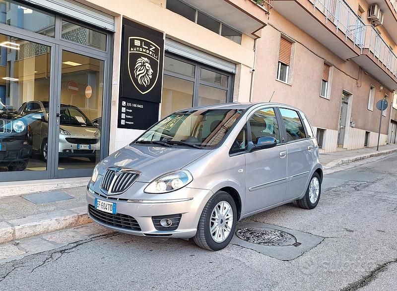 Usata Lancia Musa Gold 77 CV (56 kW) 2012 Giallo Monovolume