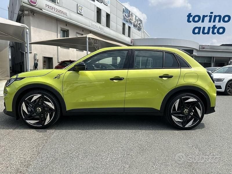 Nuova Abarth 600e Turismo 2025 Giallo SUV