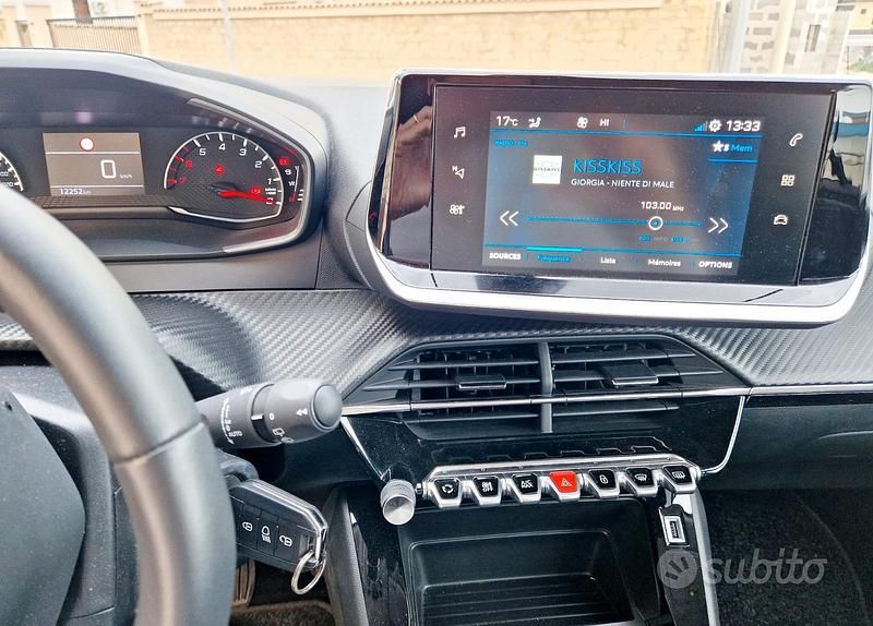 Usata Peugeot 2008 Active 131 CV (96 kW) 2022 Bianco SUV