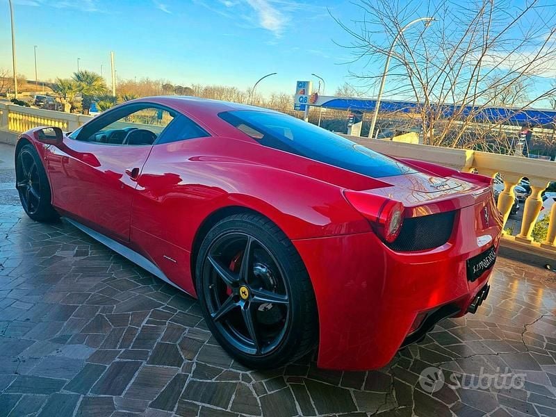Usata Ferrari 458 570 CV (419 kW) 2012 Rosso Coupé