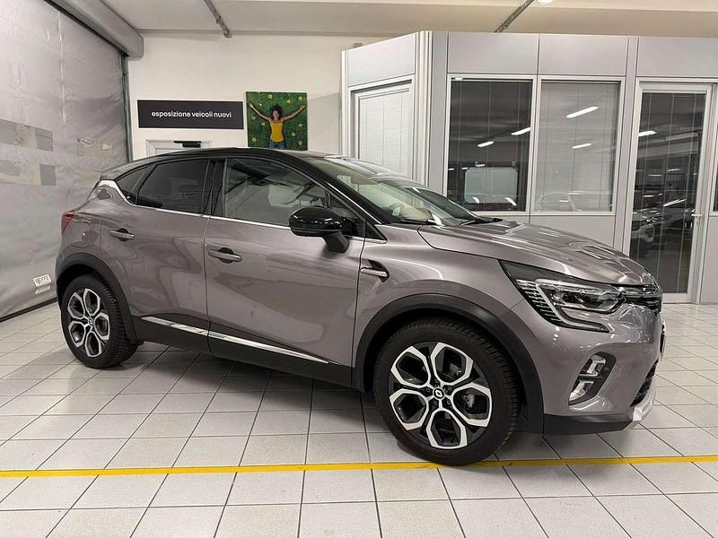 Usata Renault Captur Techno 91 CV (66 kW) 2023 Grigio scuro SUV