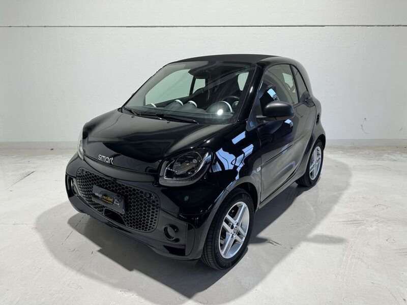 Usata Smart ForTwo Electric Drive Pure 41 kW (56 CV) 2021 Nero Berlina