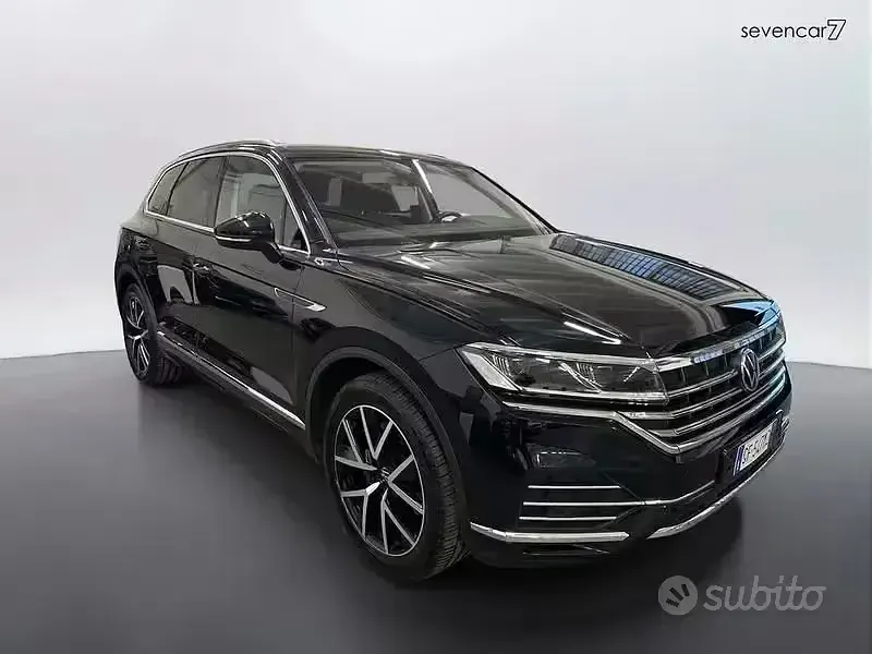 Usata VW Touareg Atmosphere 231 CV (169 kW) 2021 Bluazzurro SUV