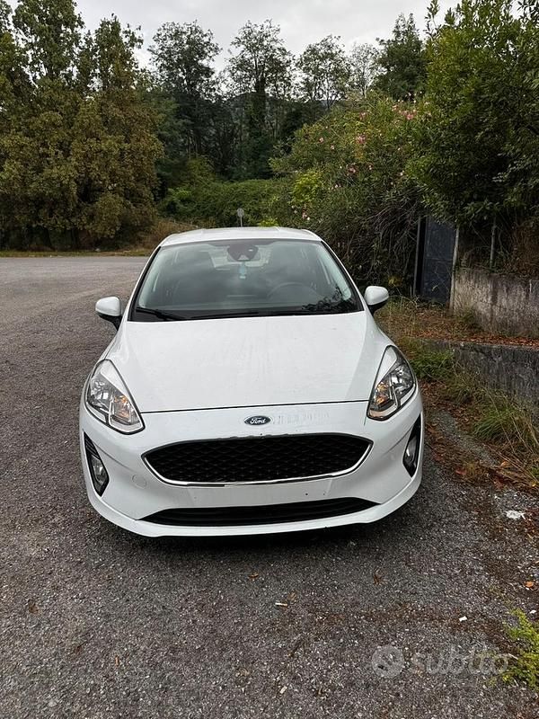 Usata Ford Fiesta 85 CV (62 kW) 2018 Bianco Utilitaria