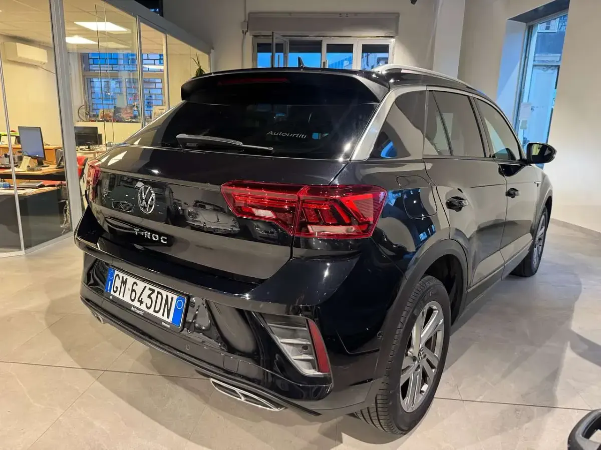 Usata VW T-Roc R-line 110 CV (80 kW) 2023 Nero SUV
