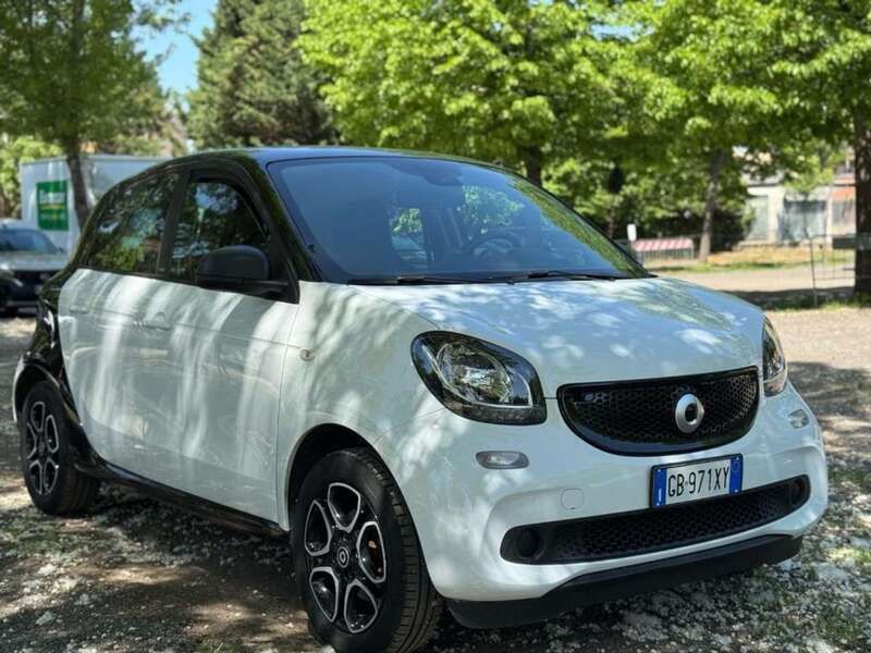 Bianco Usata 2019 Smart ForFour Passion Tre volumi | 11.990 € (Super prezzo) - Immagine 1/4