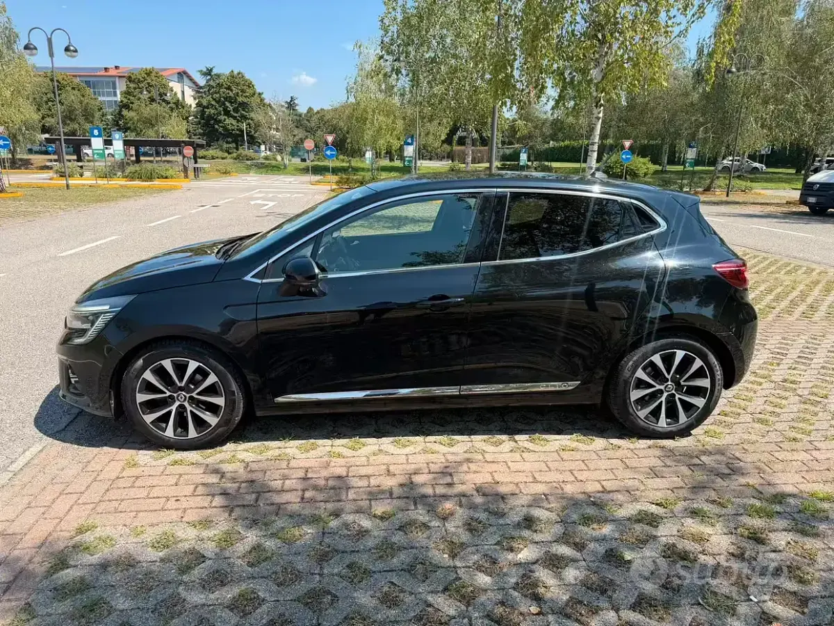 Usata Renault Clio V 101 CV (74 kW) 2020 Nero Berlina