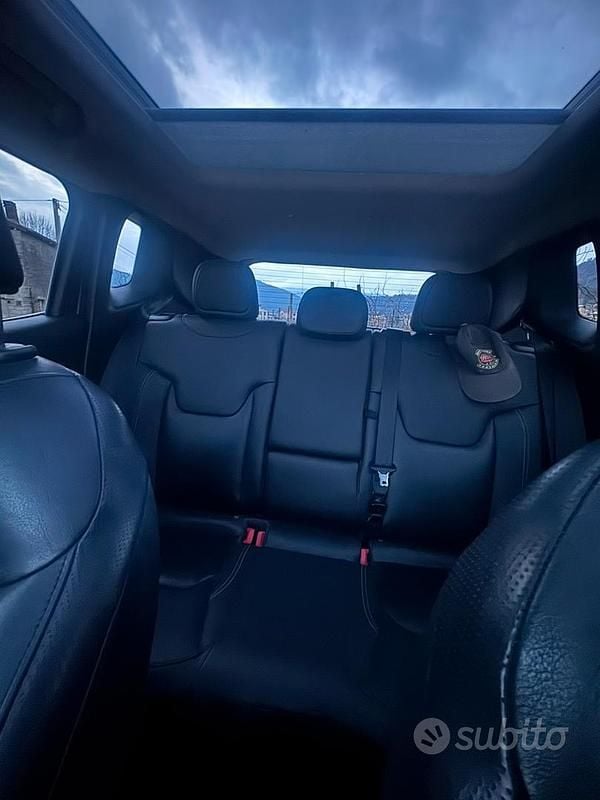 Begagnad Jeep Renegade Limited 140 HK (102 kW) 2018 Vit SUV