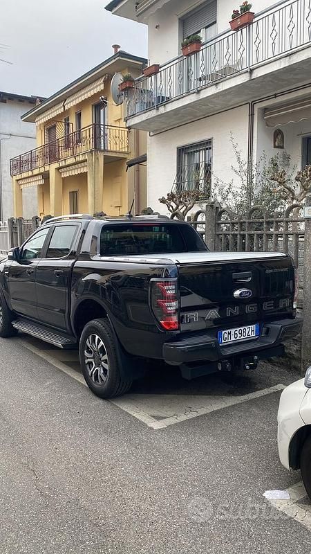 Usata Ford Ranger 213 CV (156 kW) 2023 Nero Pick-up