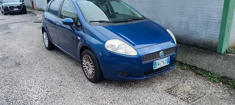 Usata Fiat Grande Punto Dynamic 90 CV (66 kW) 2007 Blu Utilitaria