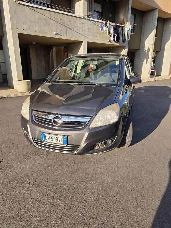 Usata Opel Zafira Cosmo 120 CV (88 kW) 2009 Grigio Monovolume
