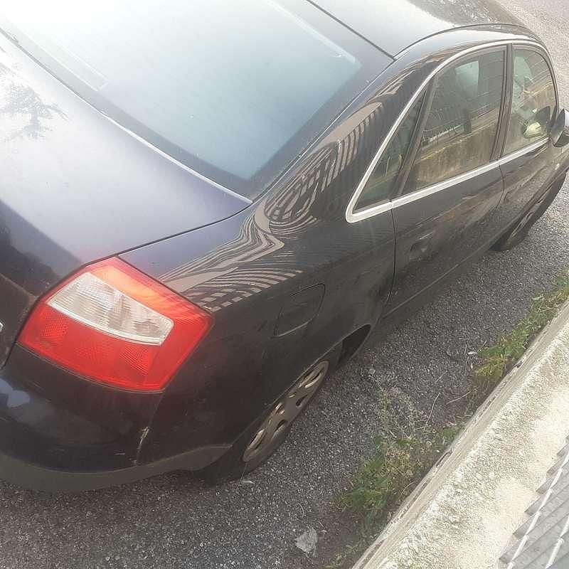 Usata Audi A4 Ambiente 131 CV (96 kW) 2001 Blu/azzurro Berlina