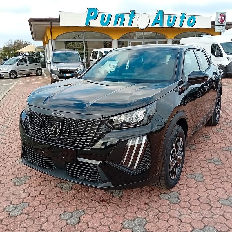 Neu Peugeot 2008 Style 102 PS (75 kW) 2025 Schwarz SUV